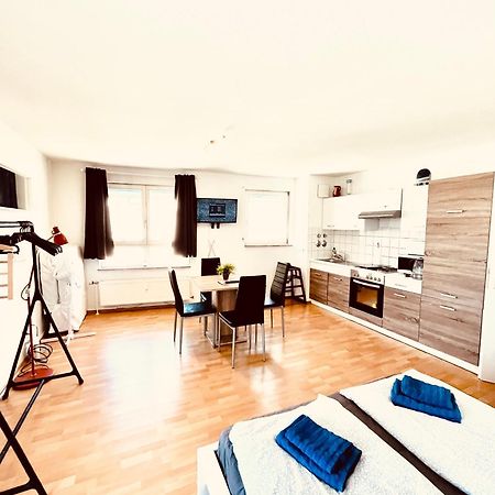 Outletcity Apartment Ferienwohnung Metzingen Метцинген Екстер'єр фото