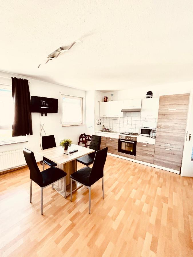 Outletcity Apartment Ferienwohnung Metzingen Метцинген Екстер'єр фото